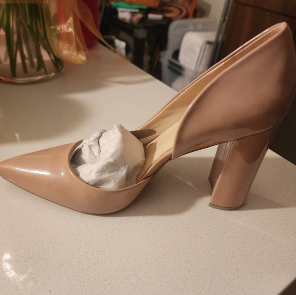 Nine West Anisa Shoe - Natural, Size 9M - Picture 2 of 3